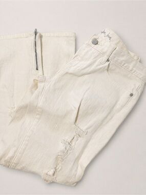 LONDONJEAN Slim Off-White Distressed women Jeans - Size 6